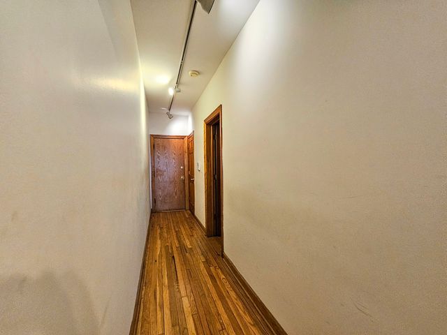 703 W Cornelia Avenue 2R, Chicago, IL 60657