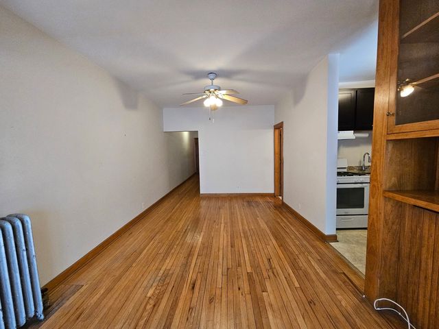 703 W Cornelia Avenue 2R, Chicago, IL 60657