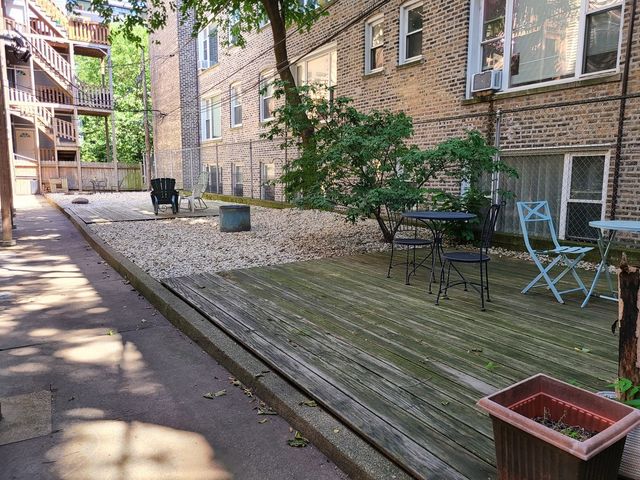 703 W Cornelia Avenue 2R, Chicago, IL 60657