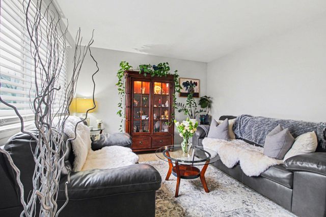 9286 Chamberlain Street, Romulus, MI 48174