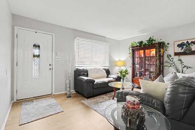 9286 Chamberlain Street, Romulus, MI 48174