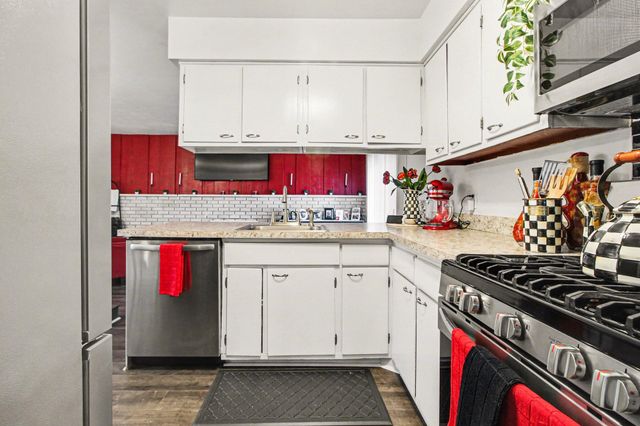 9286 Chamberlain Street, Romulus, MI 48174