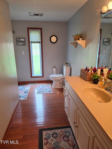 200 Glenbrook Mountain Road, Keokee, VA 24265