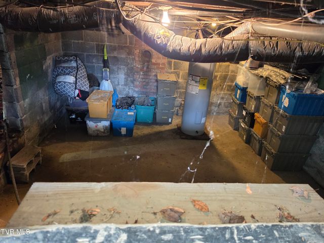 200 Glenbrook Mountain Road, Keokee, VA 24265