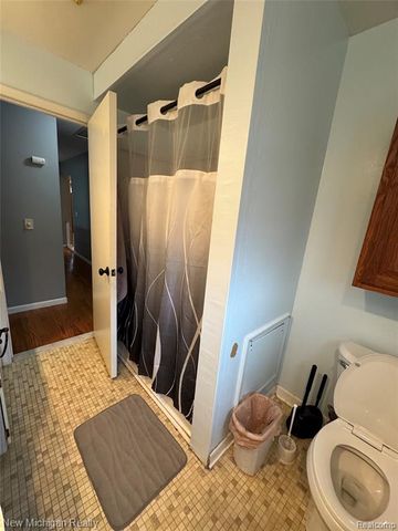 31090 Mc Namee, Fraser, MI 48026