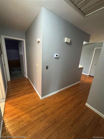 31090 Mc Namee, Fraser, MI 48026