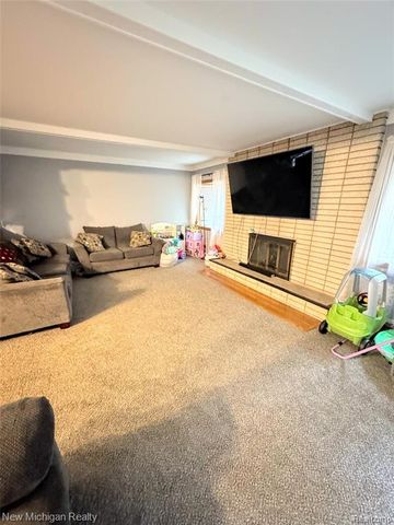 31090 Mc Namee, Fraser, MI 48026