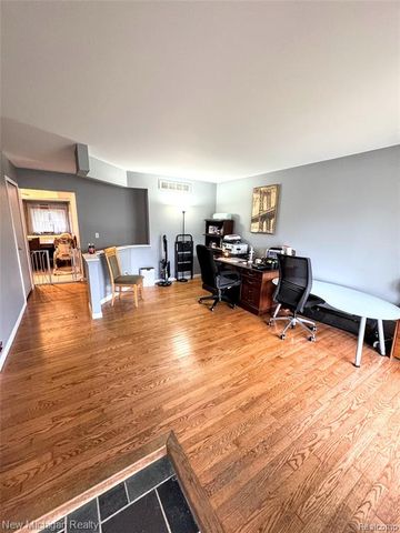 31090 Mc Namee, Fraser, MI 48026