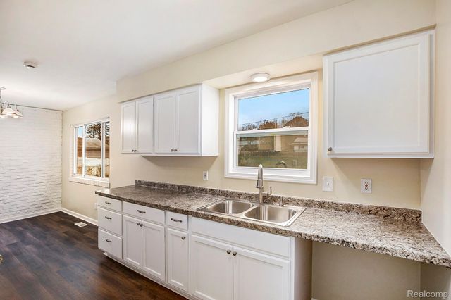 5111 Paro Drive, Genesee Charter Township, MI 48506