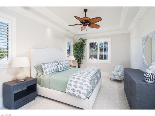 3520 Gin LN, Naples, FL 34102