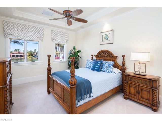 3520 Gin LN, Naples, FL 34102