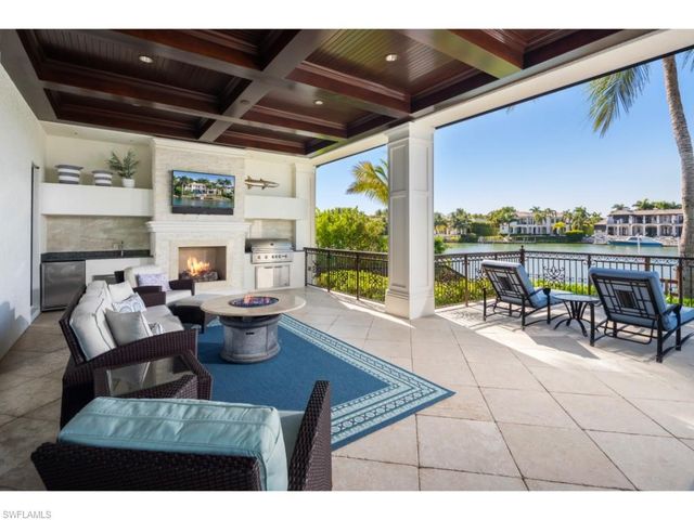 3520 Gin LN, Naples, FL 34102