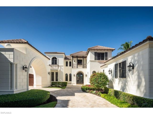 3520 Gin LN, Naples, FL 34102