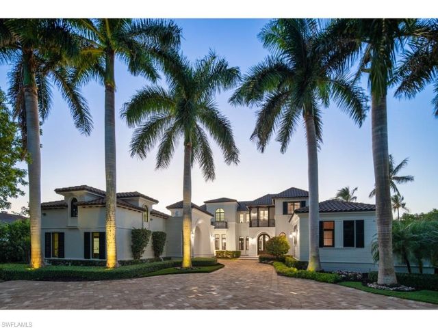 3520 Gin LN, Naples, FL 34102