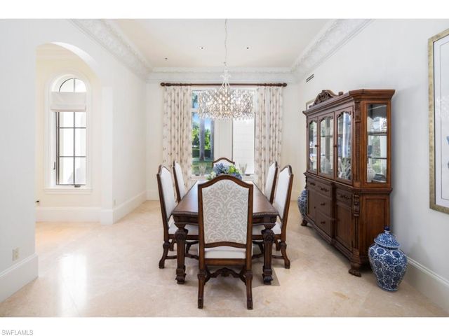 3520 Gin LN, Naples, FL 34102