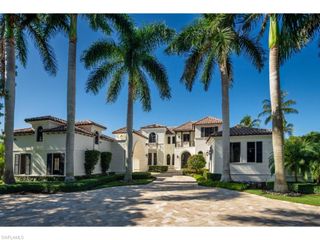 3520 Gin LN, Naples, FL 34102