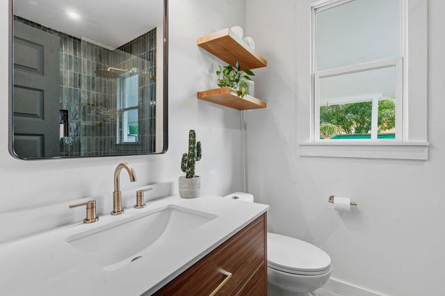 1122 Gunter ST, Austin, TX 78702