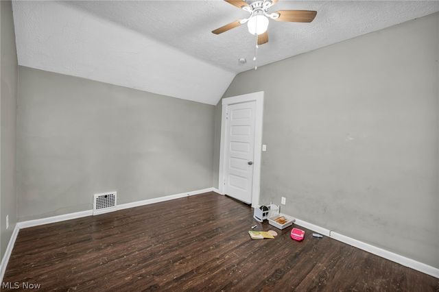 228 Gates, Elyria, OH 44035