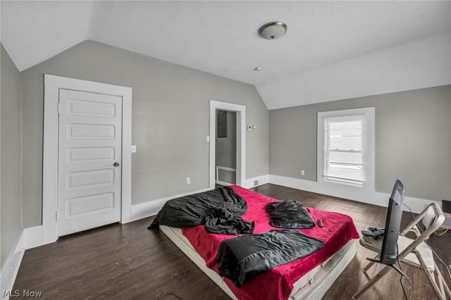 228 Gates, Elyria, OH 44035