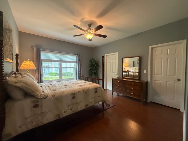 33 S Barton Trail, Batavia, IL 60510