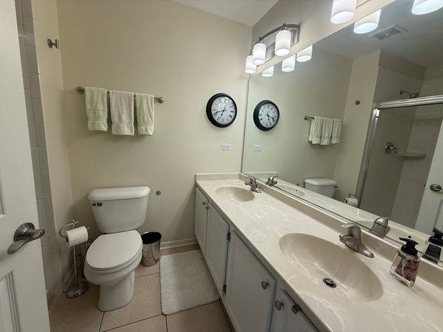 33 S Barton Trail, Batavia, IL 60510