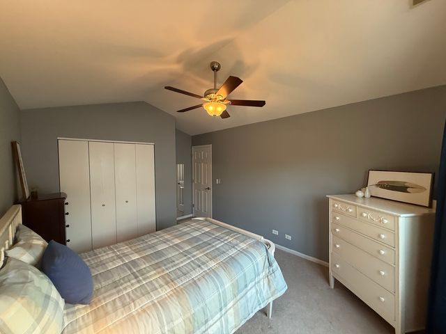 33 S Barton Trail, Batavia, IL 60510