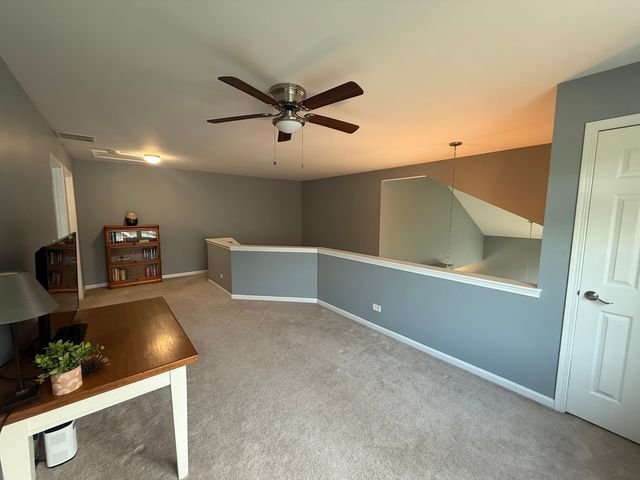 33 S Barton Trail, Batavia, IL 60510