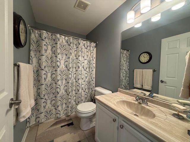 33 S Barton Trail, Batavia, IL 60510