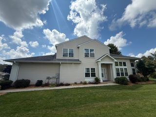 33 S Barton Trail, Batavia, IL 60510