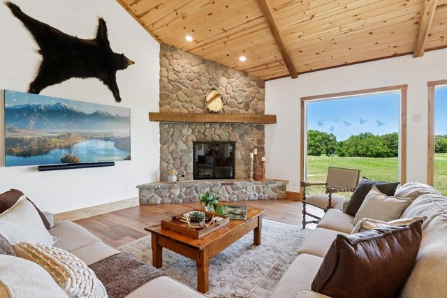 W9650 Rucks Road, Cambridge, WI 53523