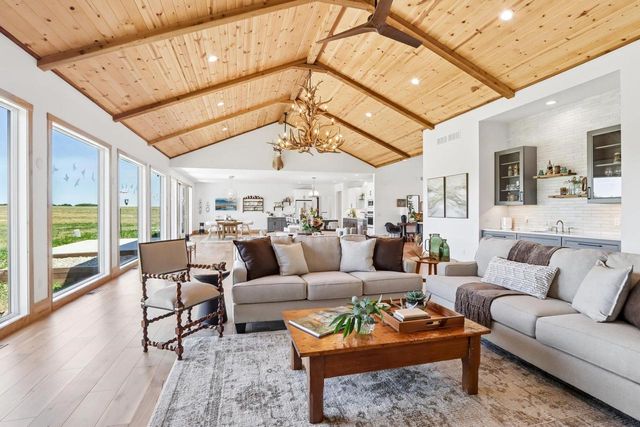 W9650 Rucks Road, Cambridge, WI 53523