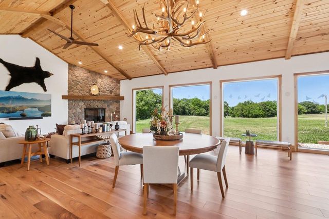 W9650 Rucks Road, Cambridge, WI 53523