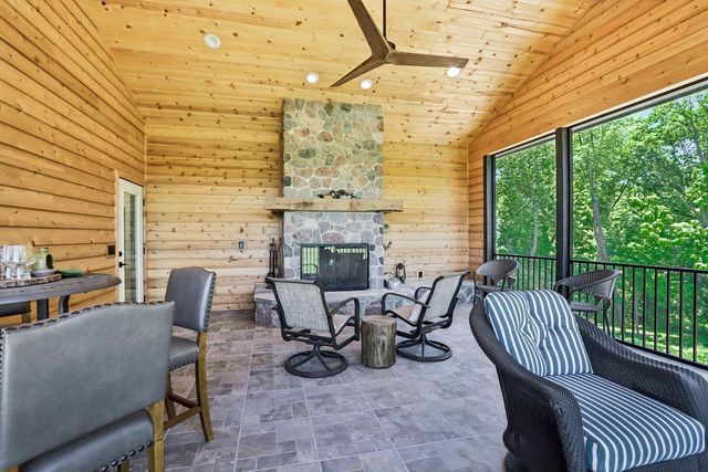 W9650 Rucks Road, Cambridge, WI 53523
