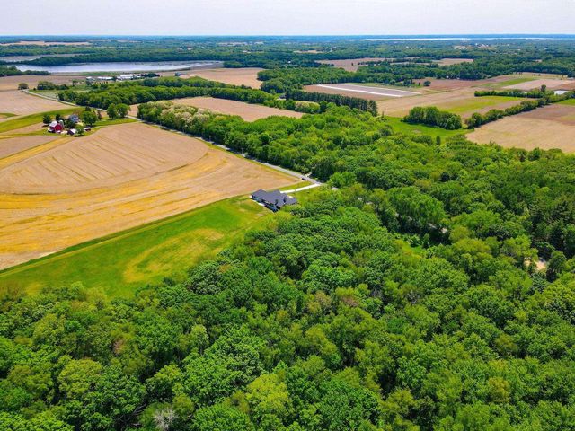 W9650 Rucks Road, Cambridge, WI 53523