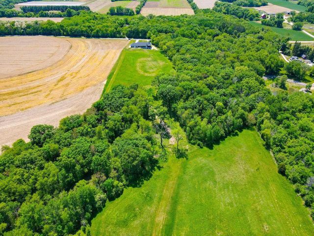 W9650 Rucks Road, Cambridge, WI 53523