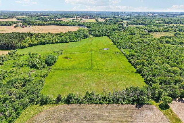 W9650 Rucks Road, Cambridge, WI 53523