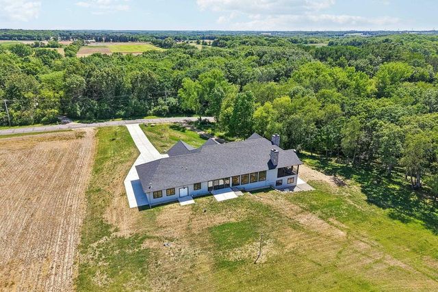 W9650 Rucks Road, Cambridge, WI 53523