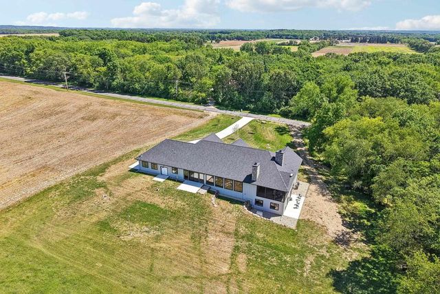 W9650 Rucks Road, Cambridge, WI 53523