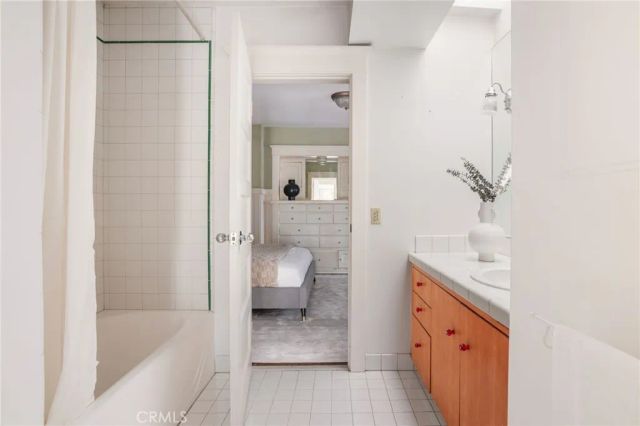 3746 Ocean View Avenue, Los Angeles, CA 90066