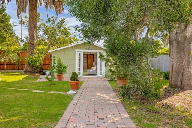 3746 Ocean View Avenue, Los Angeles, CA 90066