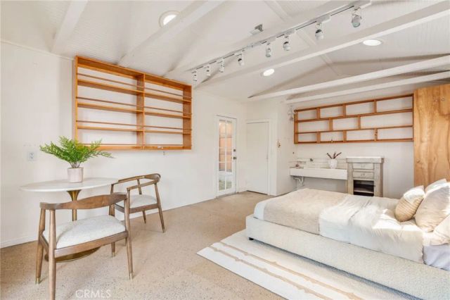 3746 Ocean View Avenue, Los Angeles, CA 90066