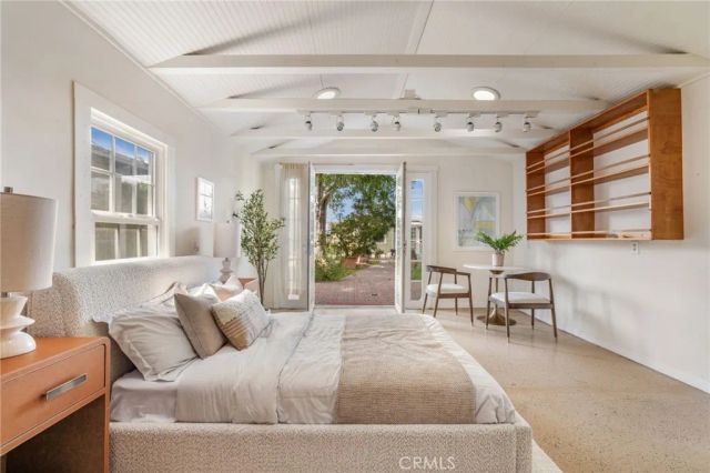 3746 Ocean View Avenue, Los Angeles, CA 90066