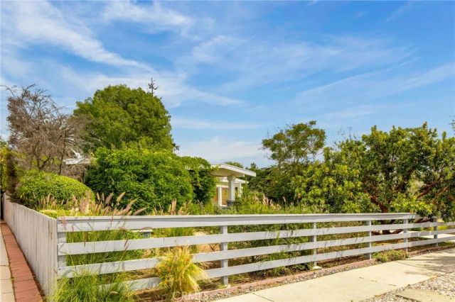 3746 Ocean View Avenue, Los Angeles, CA 90066