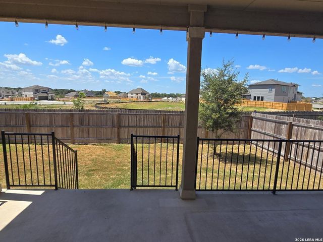 528 HARVEST FIELDS, New Braunfels, TX 78130