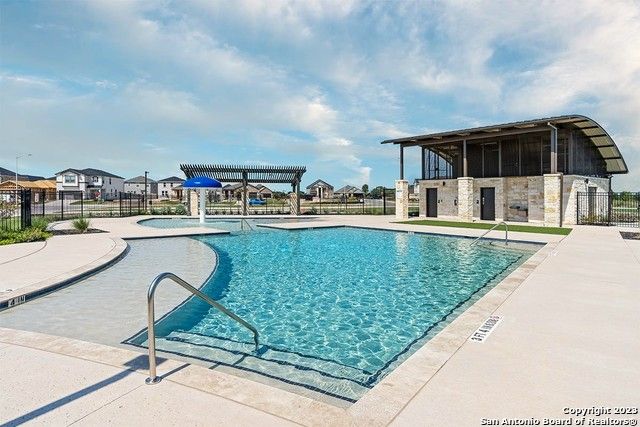 528 HARVEST FIELDS, New Braunfels, TX 78130
