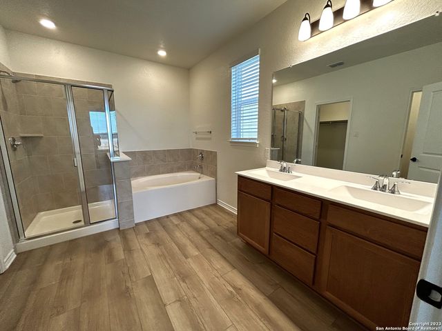 528 HARVEST FIELDS, New Braunfels, TX 78130