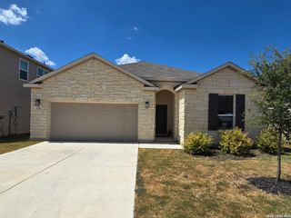 528 HARVEST FIELDS, New Braunfels, TX 78130