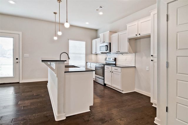 3917 SW Peachwood Drive, Bentonville, AR 72713