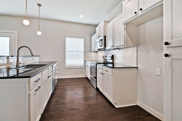 3917 SW Peachwood Drive, Bentonville, AR 72713