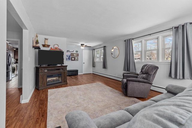 719 W 8TH AVENUE, Oshkosh, WI 54902